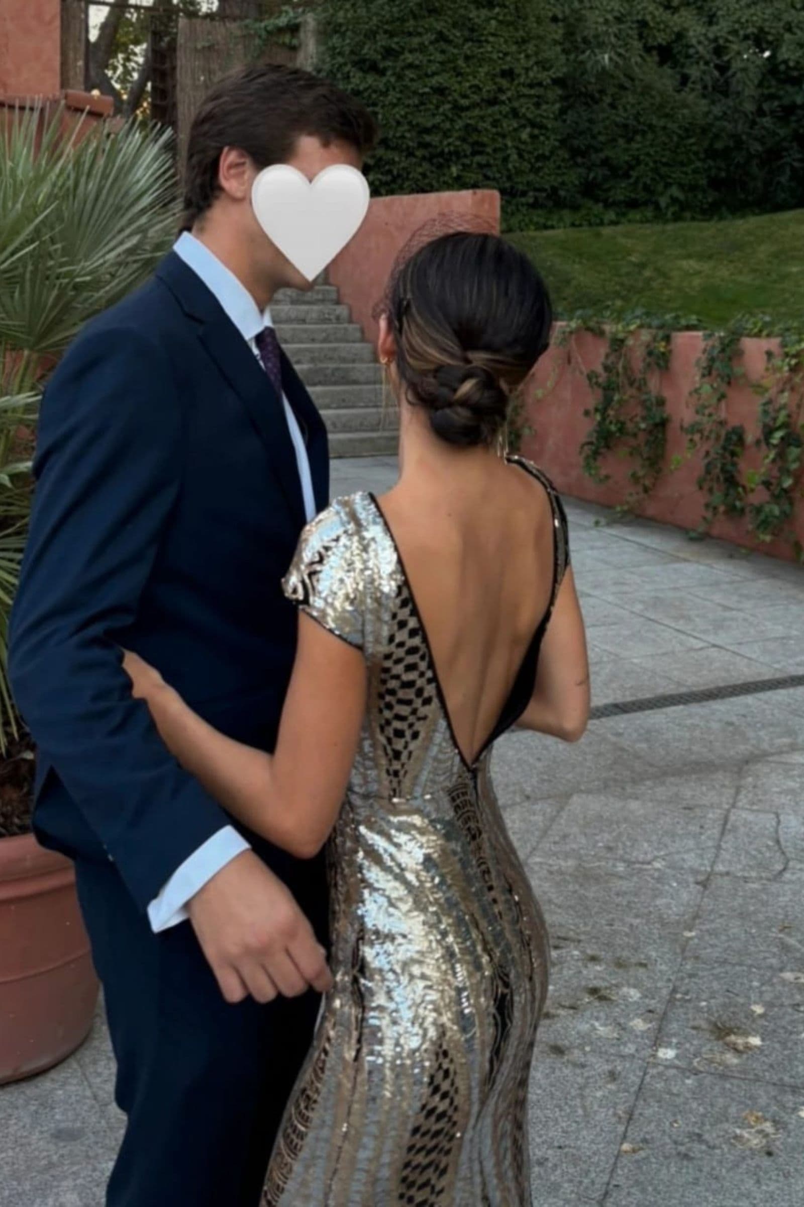 Loue TFNC Robe Paillettes | Extended