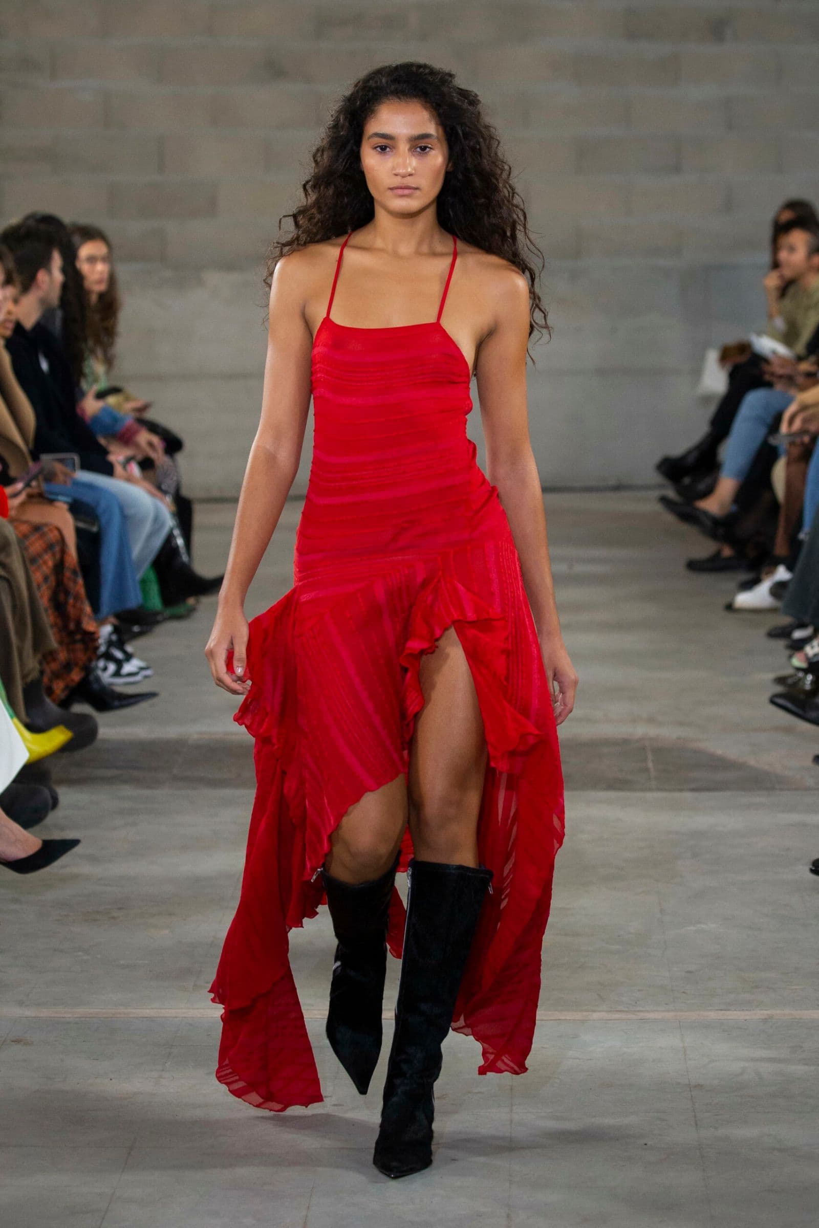 Loue Robe dos nu asymétrique SADIA | Extended