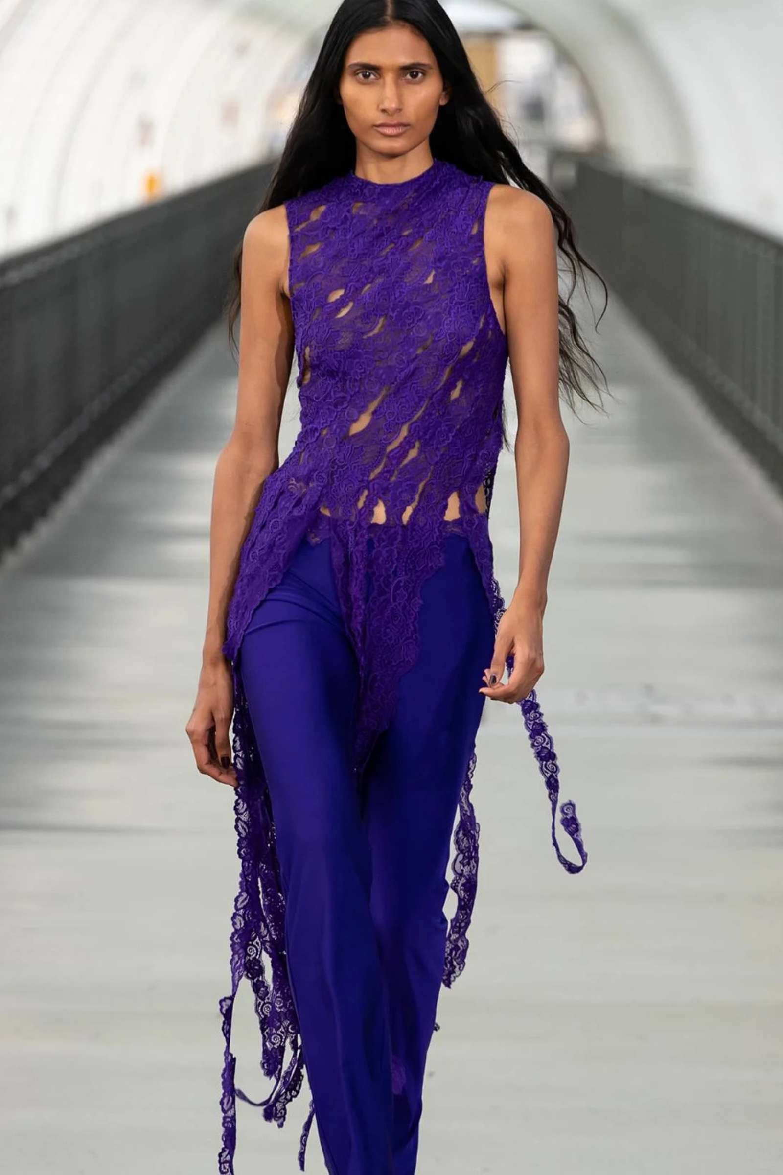 Vaillant Twisted All Over Lace Top